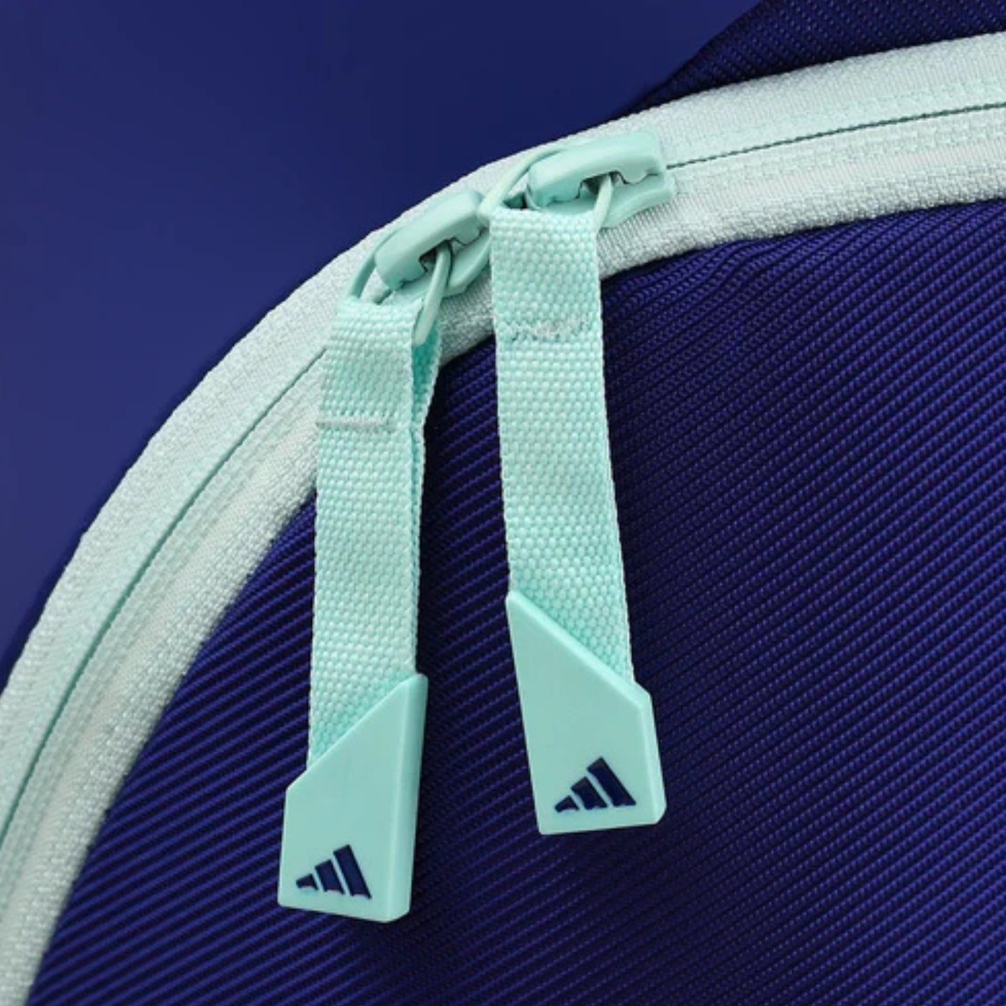 ADIDAS BAG STICKBAG VS .6 LUCID BLUE/ZERO METALLIC (2025)