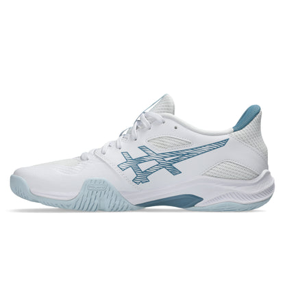 White and blue squash shoe with blue accents on a white background